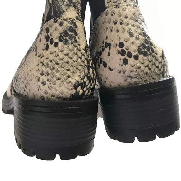 Universal Thread Target Chelsea Boots Booties Double Gore Snake Print Lug Sole 8 - Picture 8 of 10